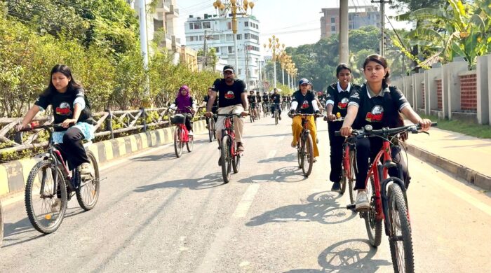 রাজশাহীতে বর্ণাঢ্য সাইকেল র‌্যালি