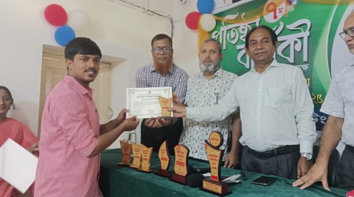 রাষ্ট্রবিজ্ঞান ডিবেটিং ক্লাবের আয়োজনে ফ্রেশার্স বিতর্ক প্রতিযোগিতা অনুষ্ঠিত