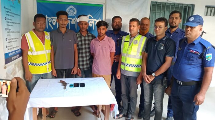 বাঘায় শুটারগান সহ গ্রেপ্তার ৩