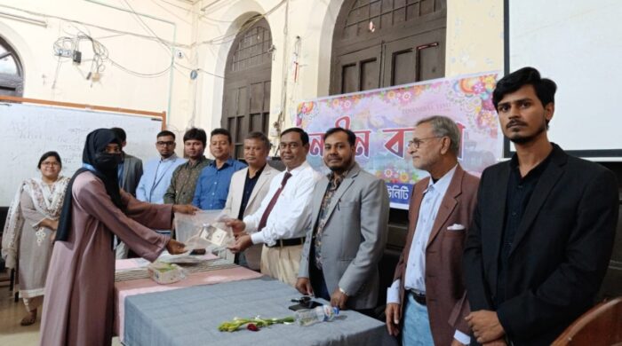 আরসিআরইউ’র নবীন বরণ অনুষ্ঠিত