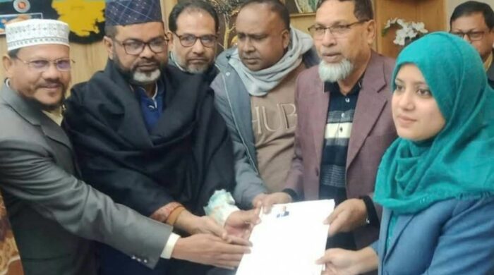 বগুড়া-৩ আসনে বিএনপির মনোনীত প্রার্থী আব্দুল মহিত তালুকদারের মনোনয়ন পত্র দাখিল