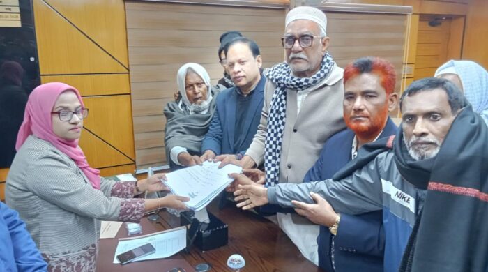 রাজশাহী-৬ আসনে মনোনয়নপত্র জমা দিলেন চাঁদ