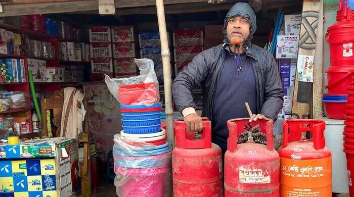 রাজশাহীতে বাড়তি দামেও মিলছে না গ্যাস সিলিন্ডার