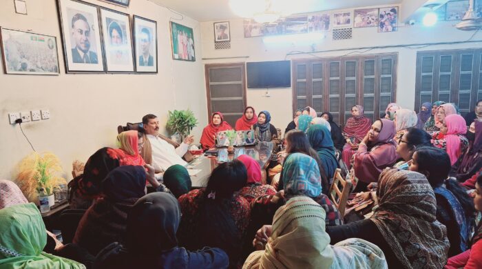 রাজশাহী-২ আসনে বিএনপি প্রার্থী মিনুর সাথে মহিলাদলের মতবিনিময়