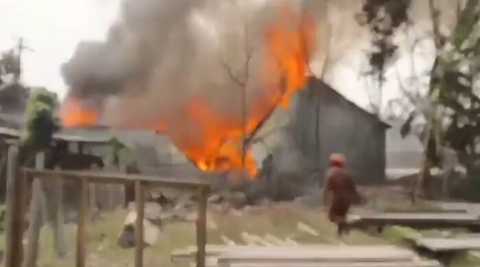 তানোরে তুলার গুদামে ভয়াবহ অগ্নিকাণ্ড