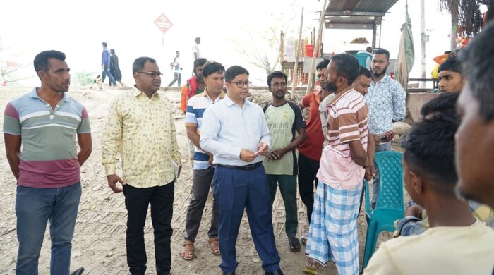 ফেরিঘাট এলাকা পরিদর্শনে সিটি কর্পোরেশনের প্রতিনিধি দল