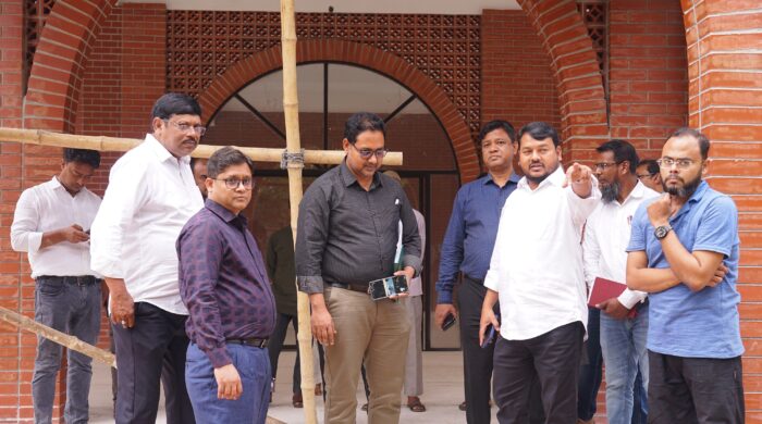 রাজশাহী কেন্দ্রীয় উদ্যান ও চিড়িয়াখানার বিভিন্ন উন্নয়নমূলক কাজ পরিদর্শনে রাসিক প্রশাসক