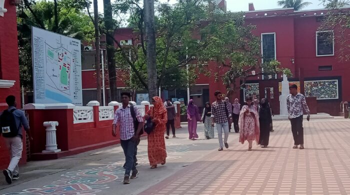 ঈদ শেষে ক্যাম্পাসে ফিরছেন রাজশাহী কলেজের শিক্ষার্থীরা