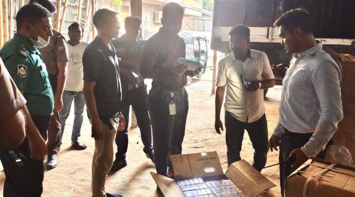 রাজশাহীতে ১ হাজার প্যাকেট নকল সিগারেটসহ একজন গ্রেপ্তার