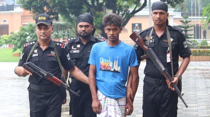 র‌্যাবের অভিযানে ৭ বছরের শিশু ধর্ষণ মামলার আসামি গ্রেপ্তার